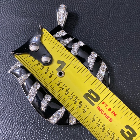 Vintage Silver tone horseshoe with rhinestone Pendant in Zebra Pattern necklace - Picture 7 of 10